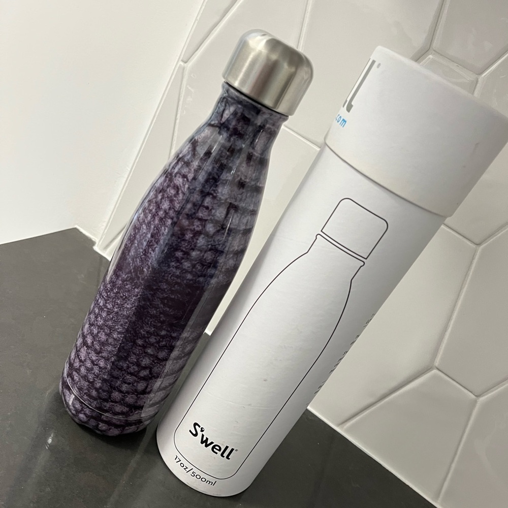 S'well Crocodile Patterned Water Bottle - Picture 2 of 4